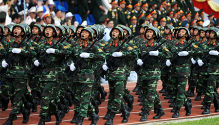 Mitting, diễu hành, diễu binh là nghi lễ quan trọng nhất trong các chương trình mừng 40 năm ngày thống nhất nước.